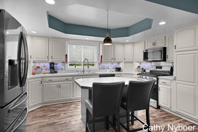 9188 W V Avenue, Prairie Ronde Twp, MI 49087