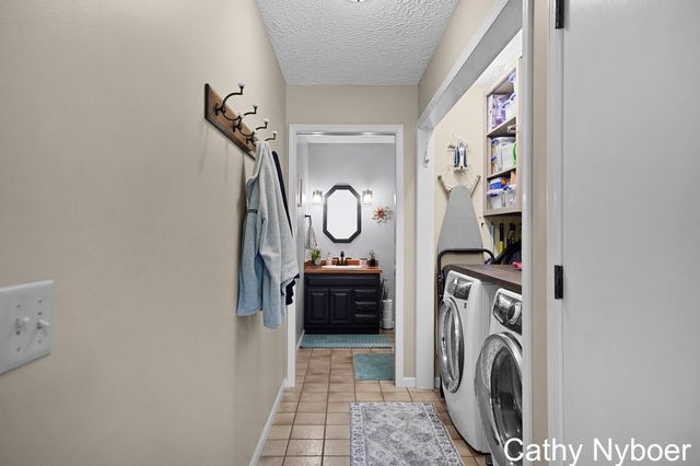 9188 W V Avenue, Prairie Ronde Twp, MI 49087