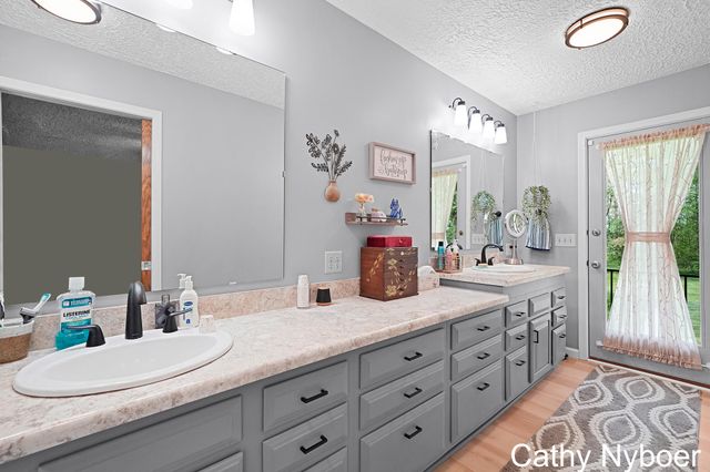 9188 W V Avenue, Prairie Ronde Twp, MI 49087