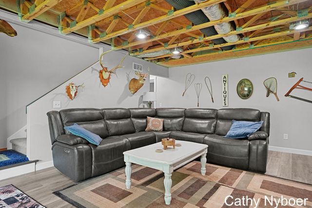 9188 W V Avenue, Prairie Ronde Twp, MI 49087
