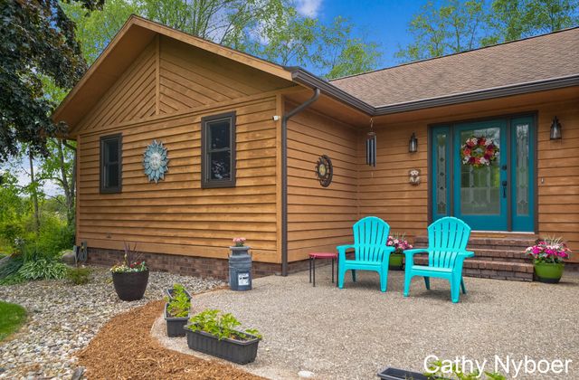 9188 W V Avenue, Prairie Ronde Twp, MI 49087