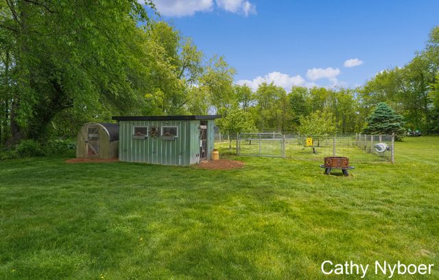 9188 W V Avenue, Prairie Ronde Twp, MI 49087
