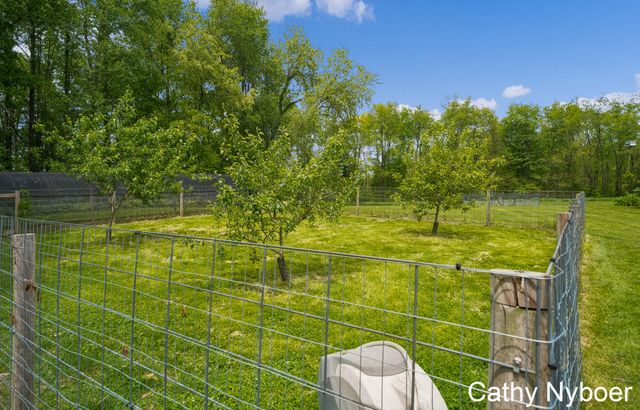 9188 W V Avenue, Prairie Ronde Twp, MI 49087