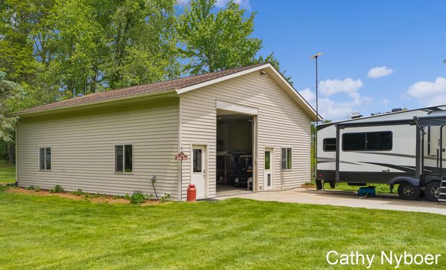 9188 W V Avenue, Prairie Ronde Twp, MI 49087