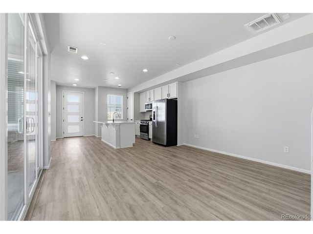 24380 E 42nd Ave, Aurora, CO 80019