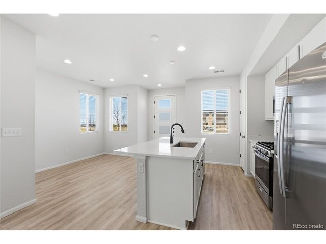 24380 E 42nd Ave, Aurora, CO 80019