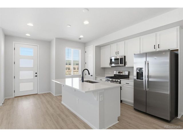 24380 E 42nd Ave, Aurora, CO 80019