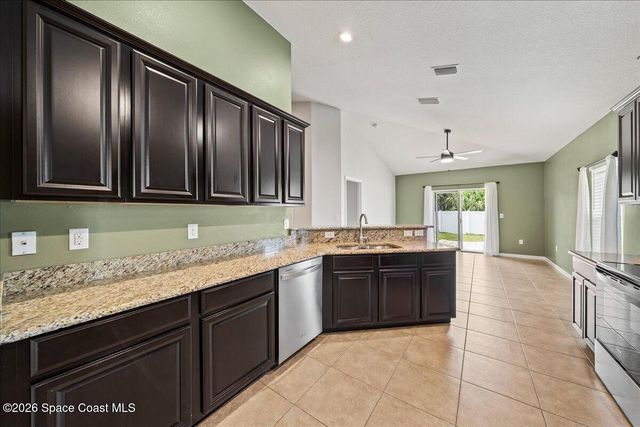 2198 Snapdragon Drive NW, Palm Bay, FL 32907