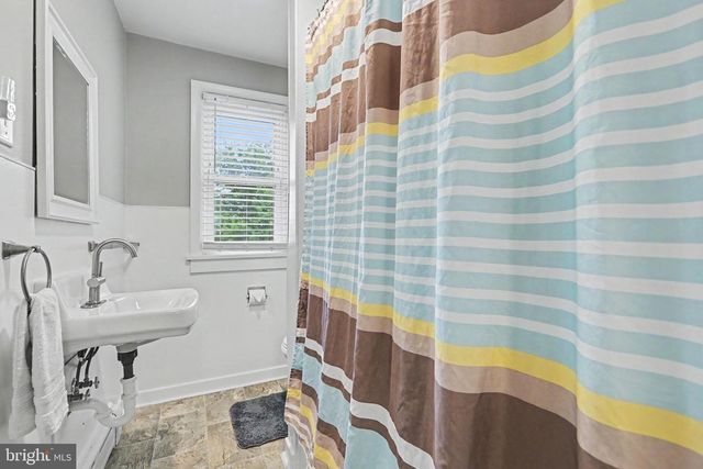47 MILLARD RD, Hershey, PA 17033