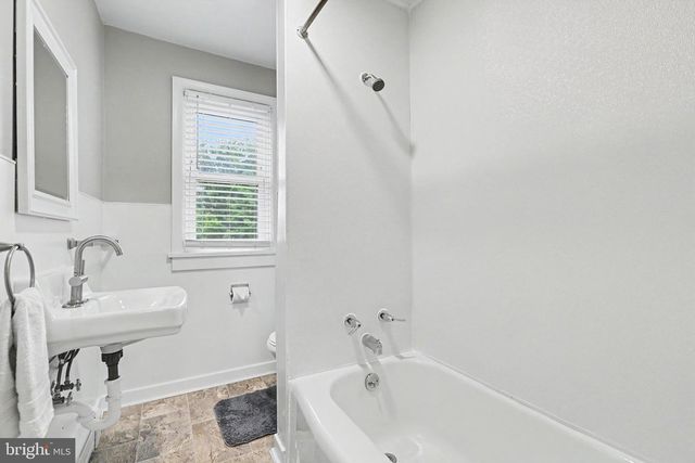 47 MILLARD RD, Hershey, PA 17033