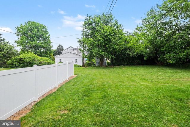 47 MILLARD RD, Hershey, PA 17033