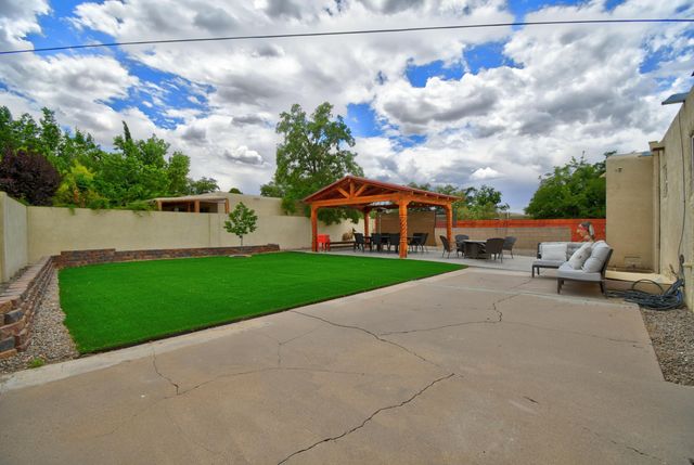 3802 Veranda Road NE, Albuquerque, NM 87110
