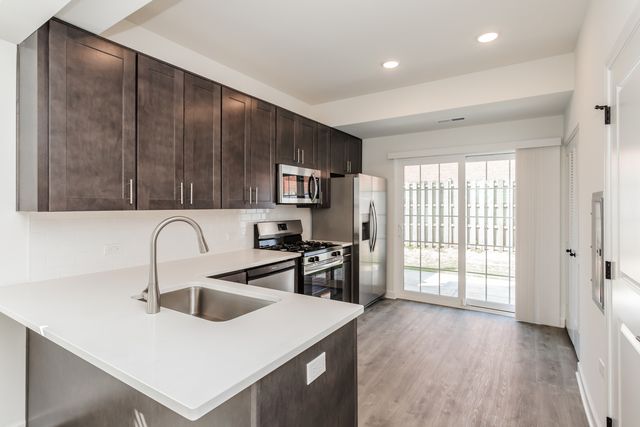 1432 Naperville Wheaton Road 100, Naperville, IL 60540