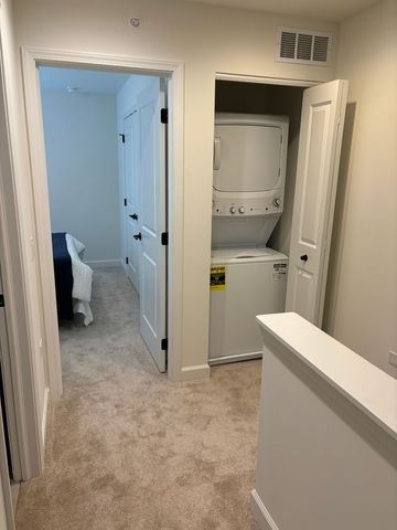 1432 Naperville Wheaton Road 100, Naperville, IL 60540