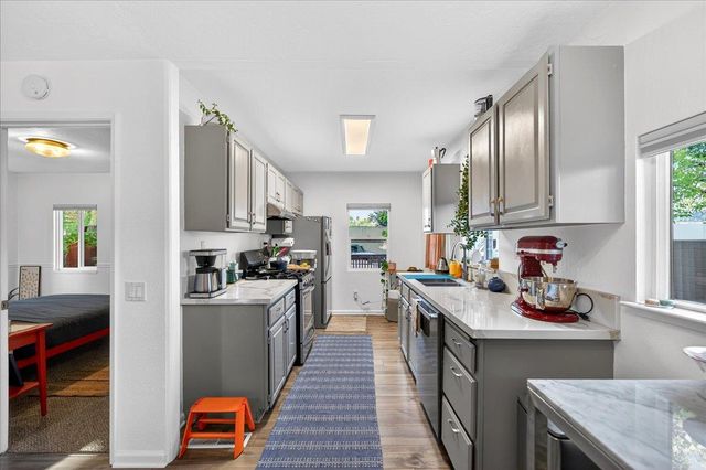 115 Catalpa Street, Santa Cruz, CA 95062