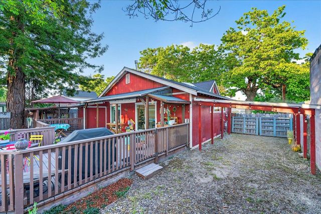115 Catalpa Street, Santa Cruz, CA 95062