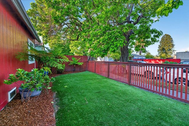 115 Catalpa Street, Santa Cruz, CA 95062