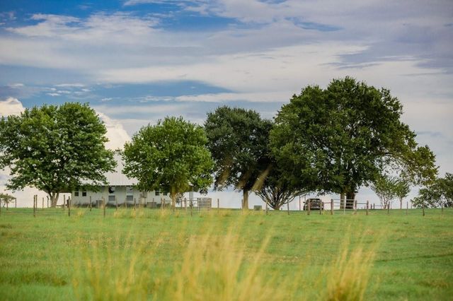 3896 Cr 305 436 Acs, Whitehall, TX 77868