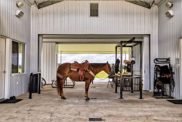 3896 Cr 305 436 Acs, Whitehall, TX 77868