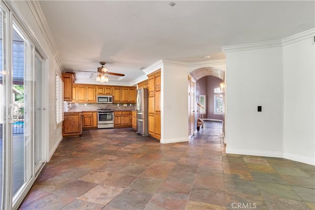 28340 Pino, Highland, CA 92346