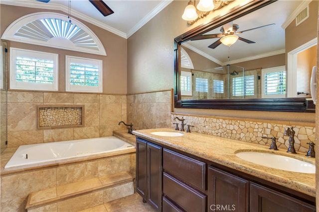28340 Pino, Highland, CA 92346