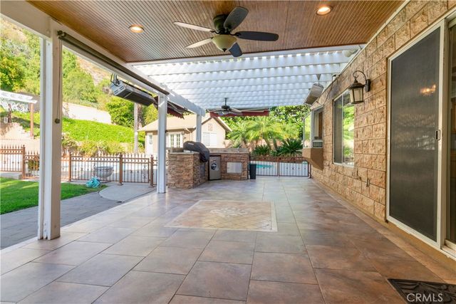 28340 Pino, Highland, CA 92346