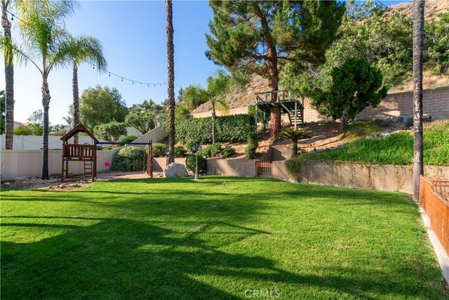 28340 Pino, Highland, CA 92346