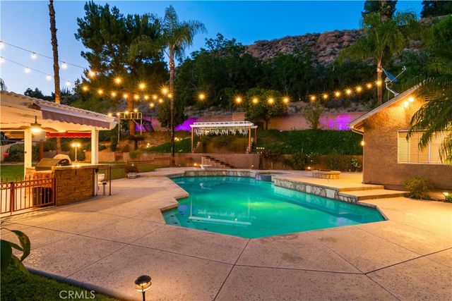 28340 Pino, Highland, CA 92346
