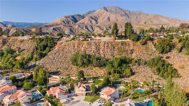 28340 Pino, Highland, CA 92346