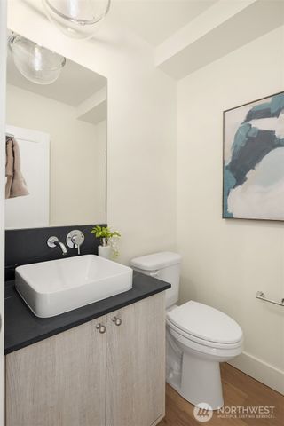 4411 1st Avenue NE, Seattle, WA 98105