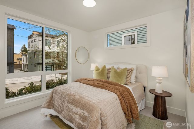 4411 1st Avenue NE, Seattle, WA 98105