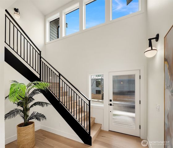 4411 1st Avenue NE, Seattle, WA 98105