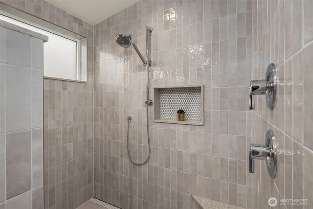 4411 1st Avenue NE, Seattle, WA 98105