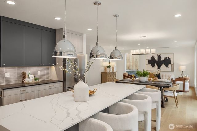 4411 1st Avenue NE, Seattle, WA 98105