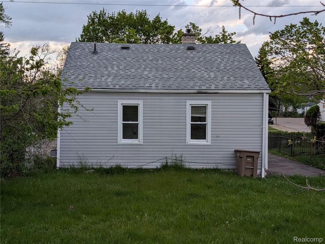 305 South Boulevard W, Pontiac, MI 48341