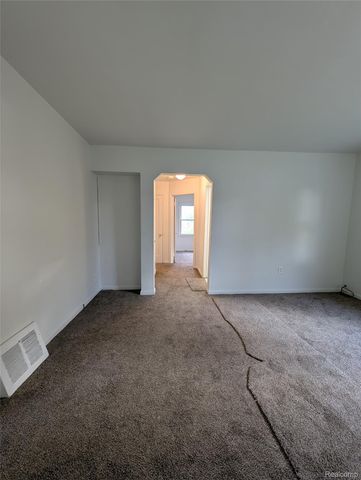 305 South Boulevard W, Pontiac, MI 48341