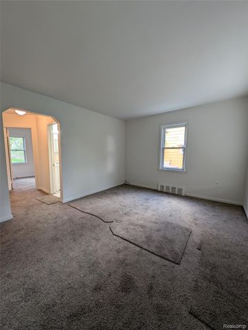 305 South Boulevard W, Pontiac, MI 48341