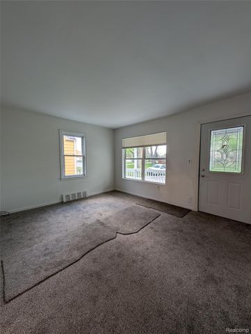 305 South Boulevard W, Pontiac, MI 48341
