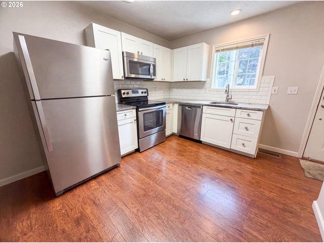61 Se 171ST Ave, Portland, OR 97233