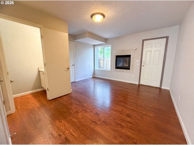 61 Se 171ST Ave, Portland, OR 97233