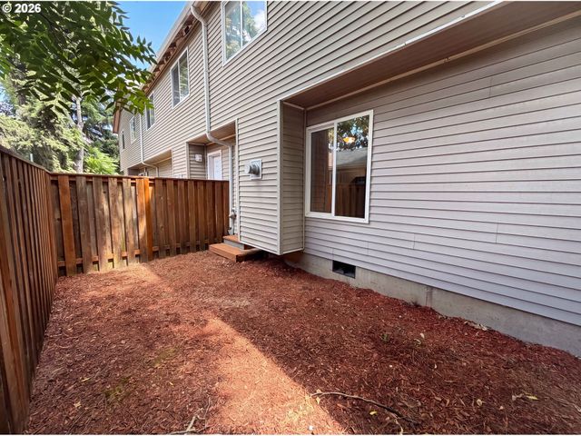 61 Se 171ST Ave, Portland, OR 97233