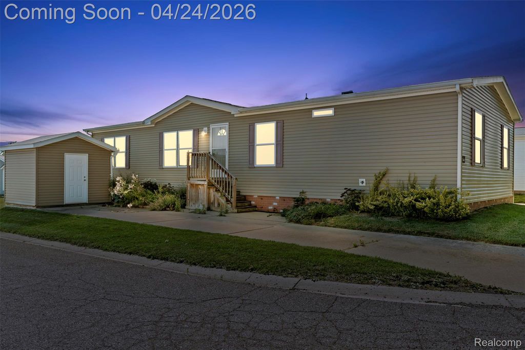 3544 Midsummer Lane, Salem Township, MI 48167