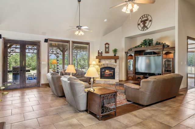 438 Patricia RD, Georgetown, TX 78628