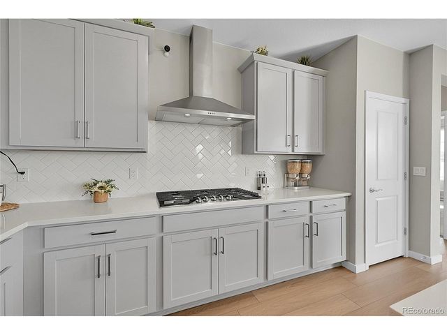 23642 E 40th Ave, Aurora, CO 80019