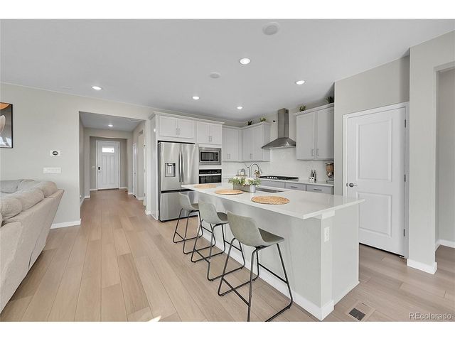 23642 E 40th Ave, Aurora, CO 80019