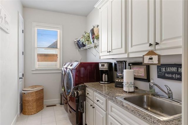 2711 Wildflower Way, Hoschton, GA 30548