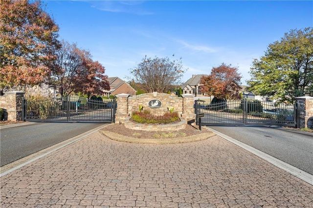 2711 Wildflower Way, Hoschton, GA 30548