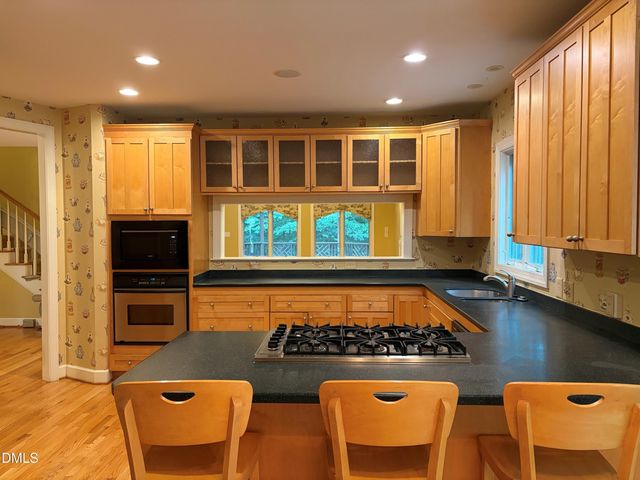 104 Turnberry Lane, Chapel Hill, NC 27517