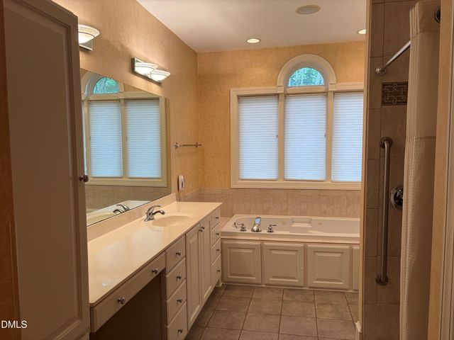 104 Turnberry Lane, Chapel Hill, NC 27517