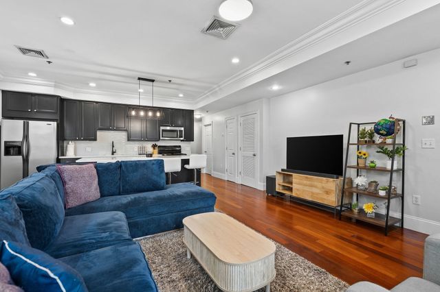 87 Dix St 3, Boston, MA 02122